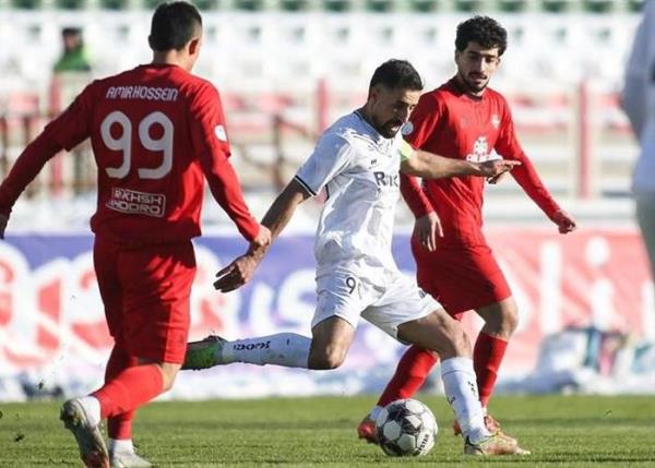 دیدار تیم‌های فوتبال ملوان بندر انزلی و تراکتور تبریز در چارچوب هفته بیست‌ودوم لیگ برتر برنده نداشت.